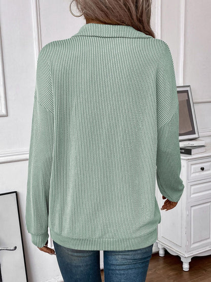 Effortlessly Elegant T-Shirt with a Timeless Design