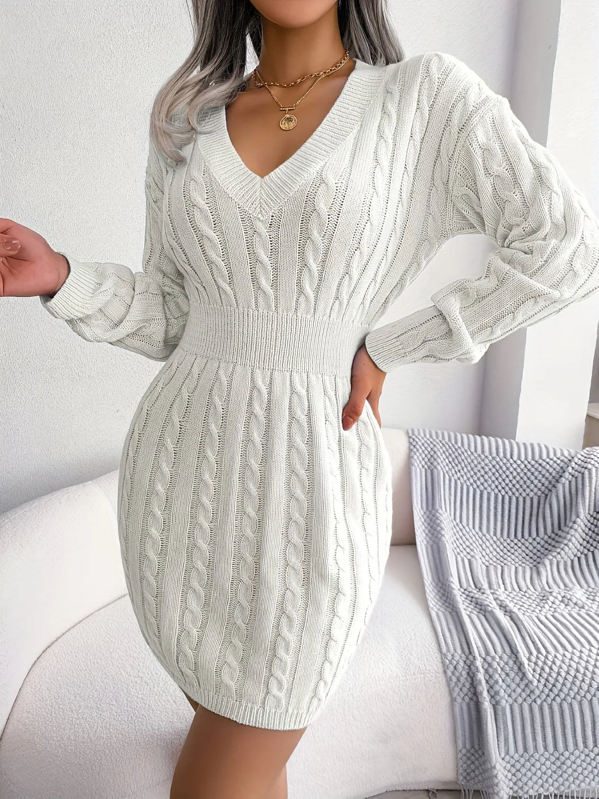 Well Tailored Dress with a Graceful Silhouette