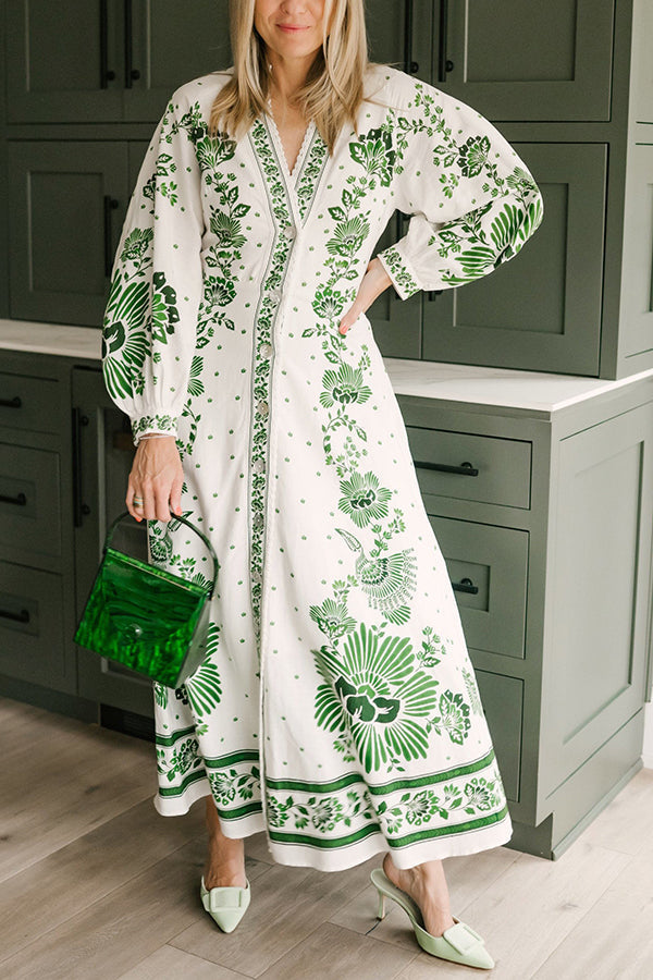 Classic Vintage Dress with a Flattering Fit