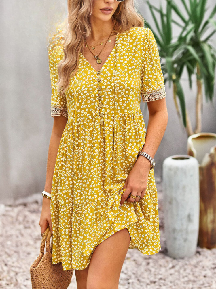 Effortlessly Elegant Dress with a Timeless Design