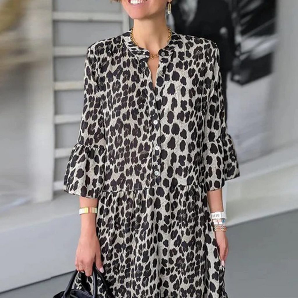 Beautifully Finished Dress in a Timeless Design