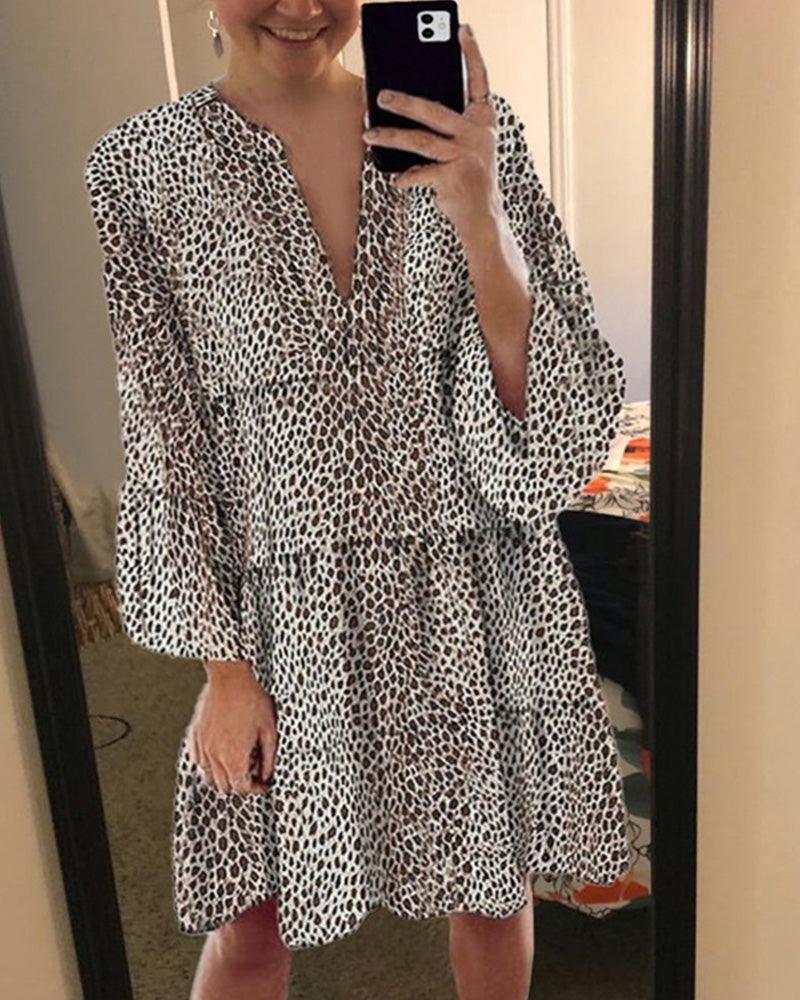 Effortlessly Elegant Dress with a Timeless Design
