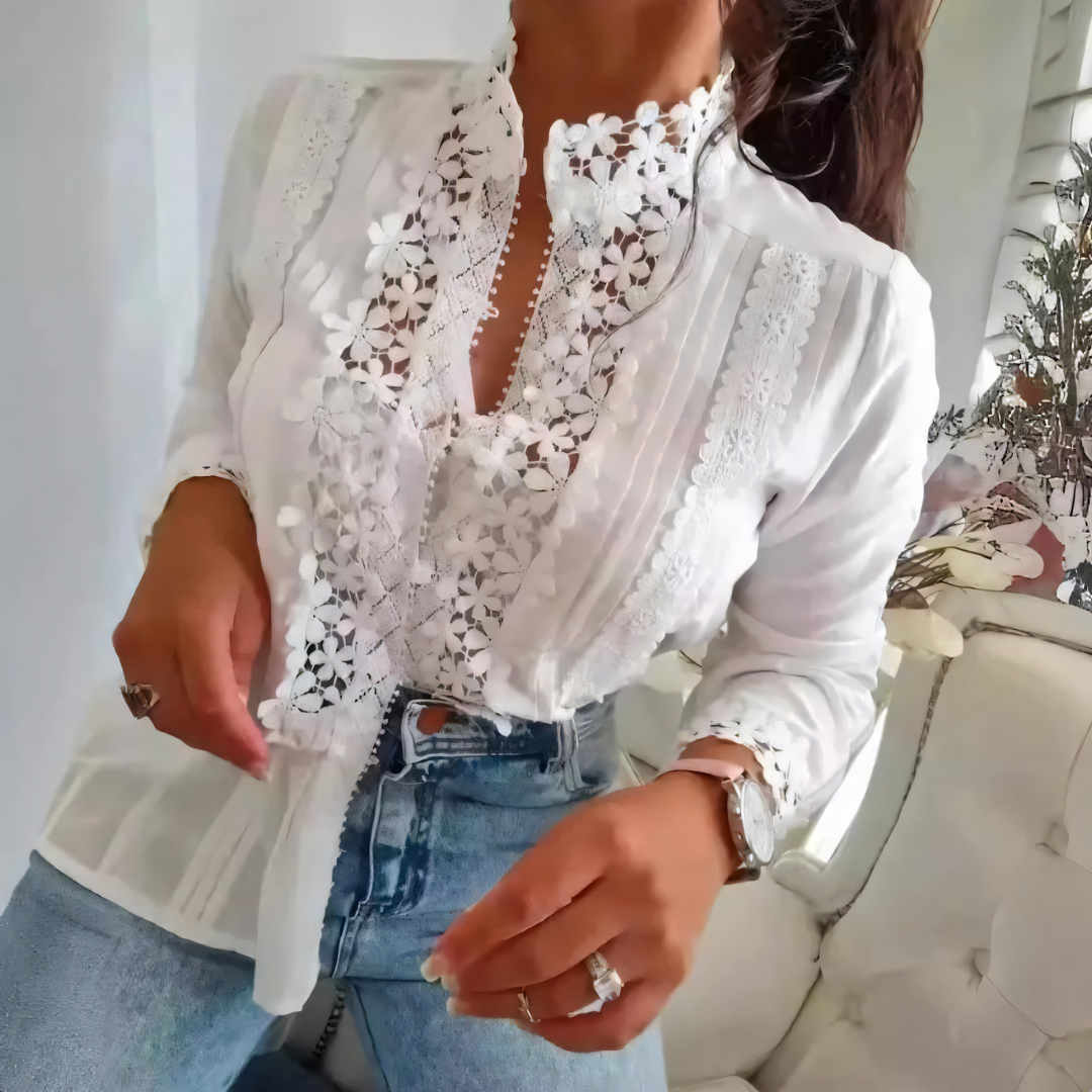 Well Tailored Blouse with a Graceful Silhouette