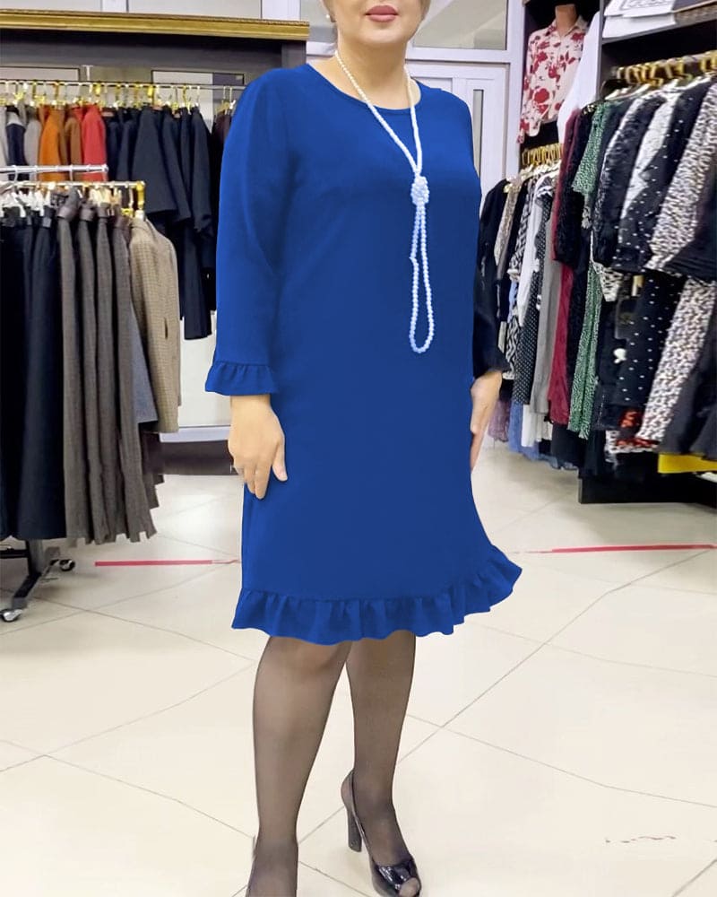 Beautifully Finished Dress in a Timeless Design