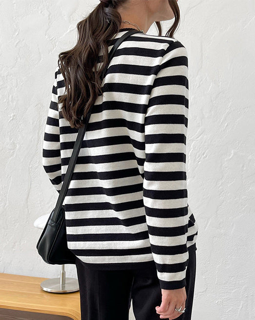 Sophisticated Blouse with a Clean Classic Look