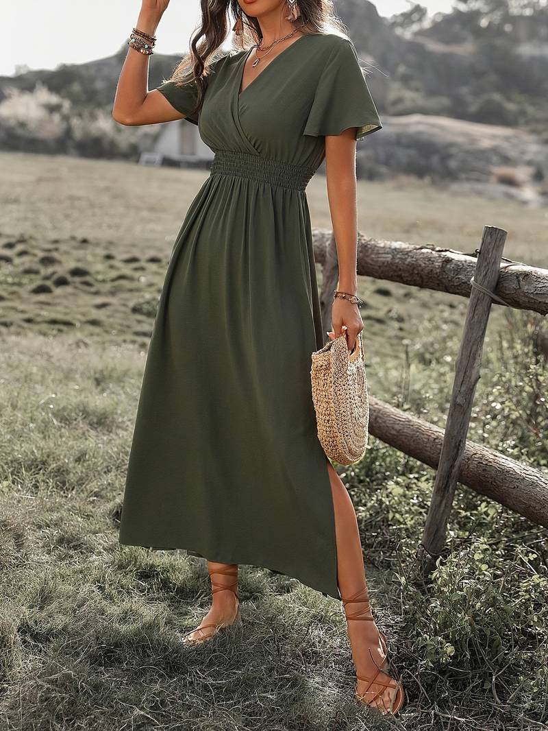 Gracefully Styled Dress for Any Occasion
