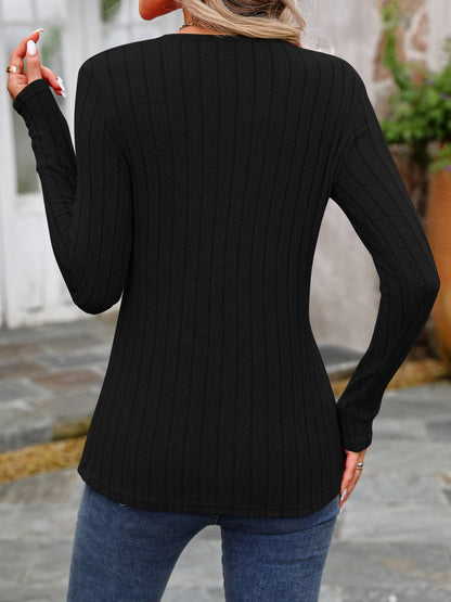 Effortlessly Elegant T-Shirt with a Timeless Design