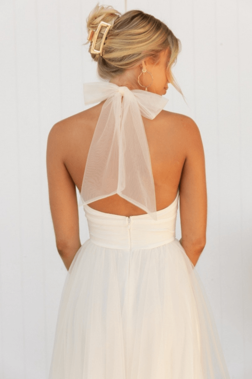 Effortlessly Elegant Dress with a Timeless Design