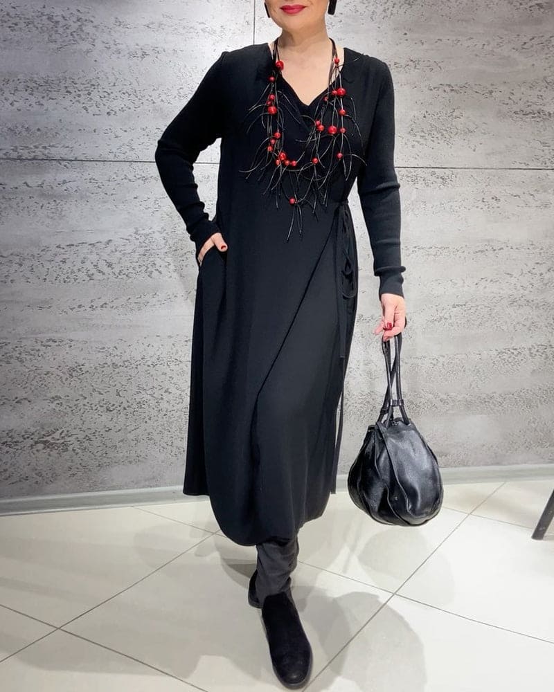 Well Tailored Dress with a Graceful Silhouette