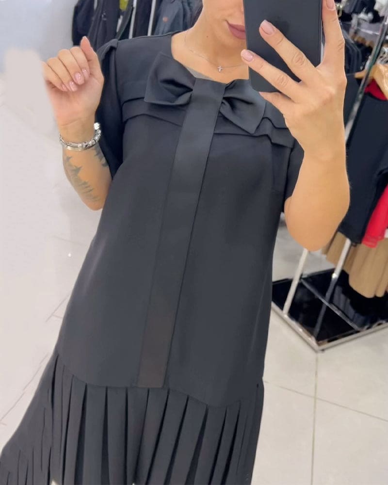 Well Tailored Dress with a Graceful Silhouette