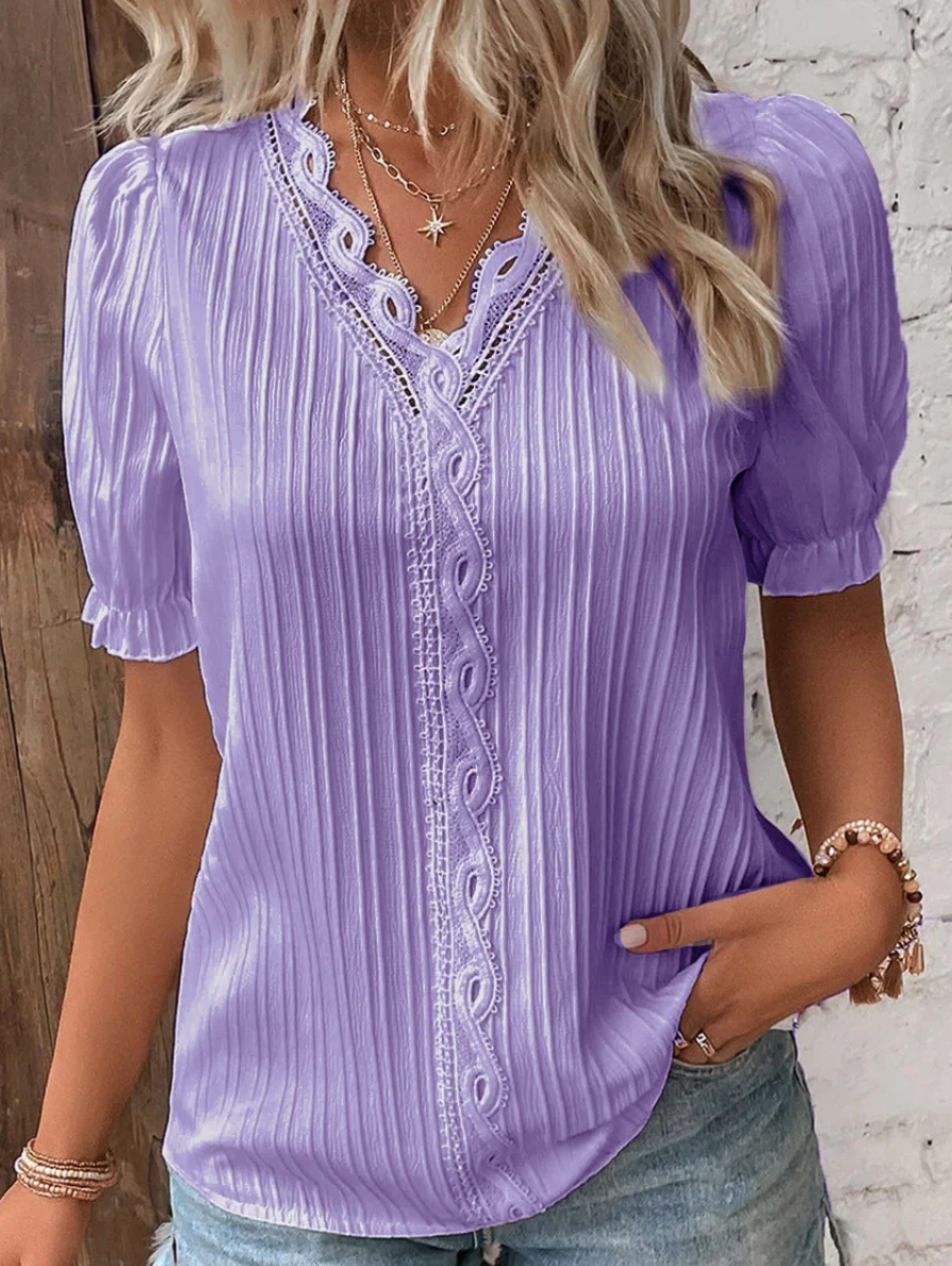 Well Tailored T-Shirt with a Graceful Silhouette