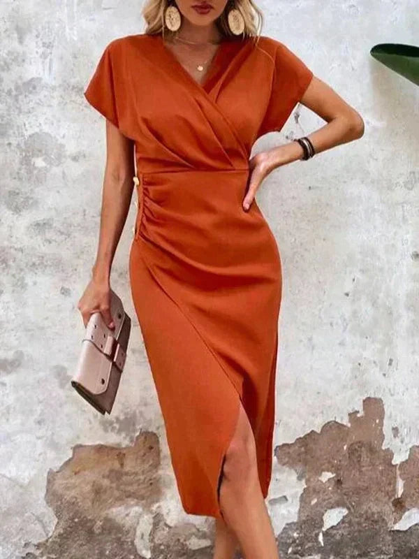 Well Tailored Dress with a Graceful Silhouette
