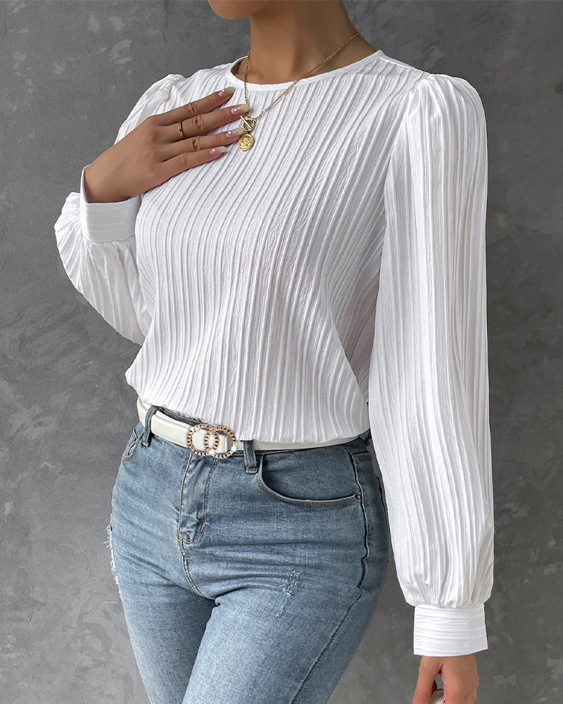 Effortlessly Elegant Blouse with a Timeless Design