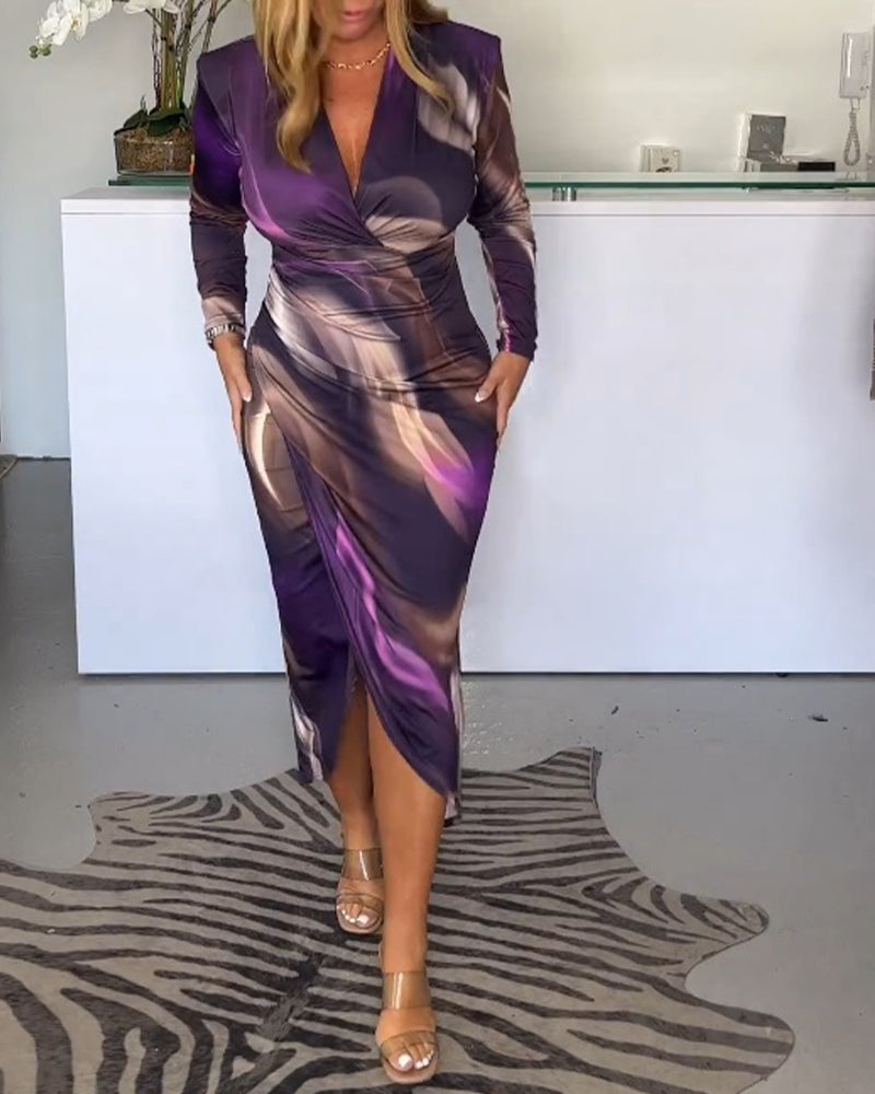 Well Tailored Dress with a Graceful Silhouette