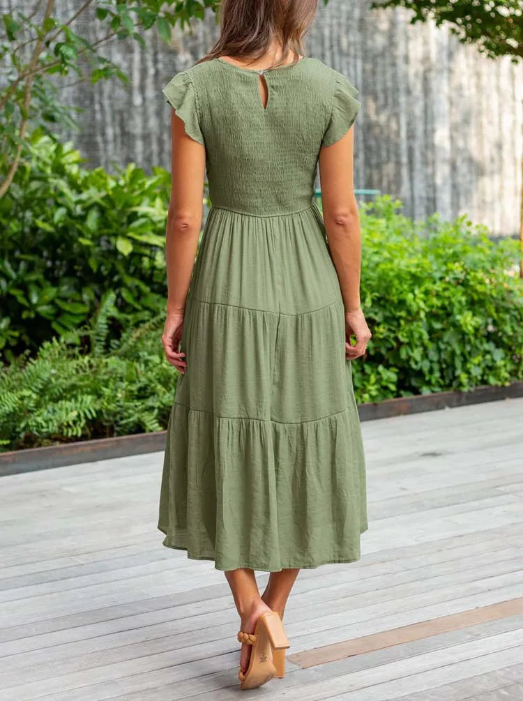 Effortlessly Elegant Dress with a Timeless Design