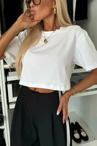 Effortlessly Elegant T-Shirt with a Timeless Design