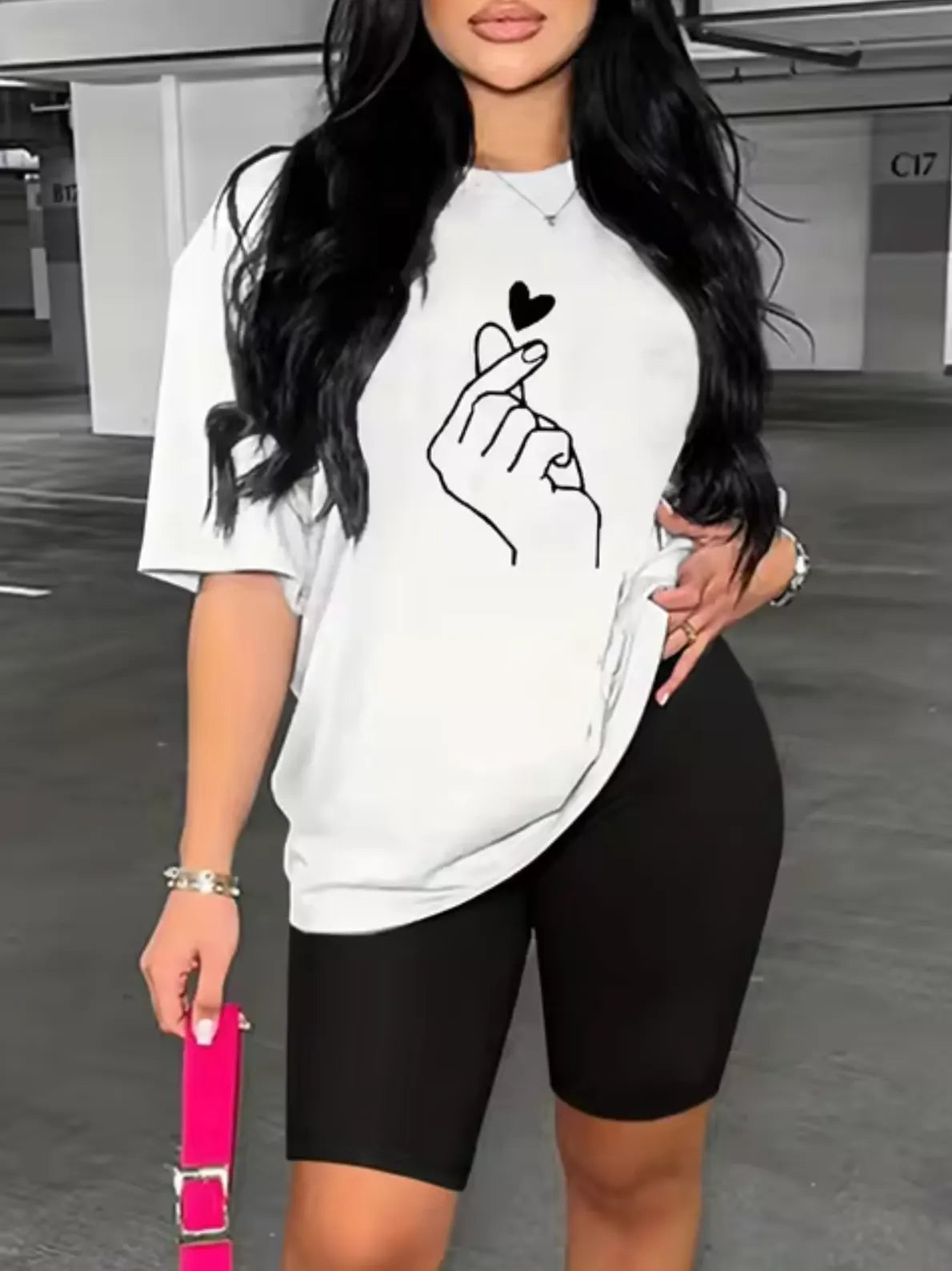 Well Tailored T-Shirt with a Graceful Silhouette