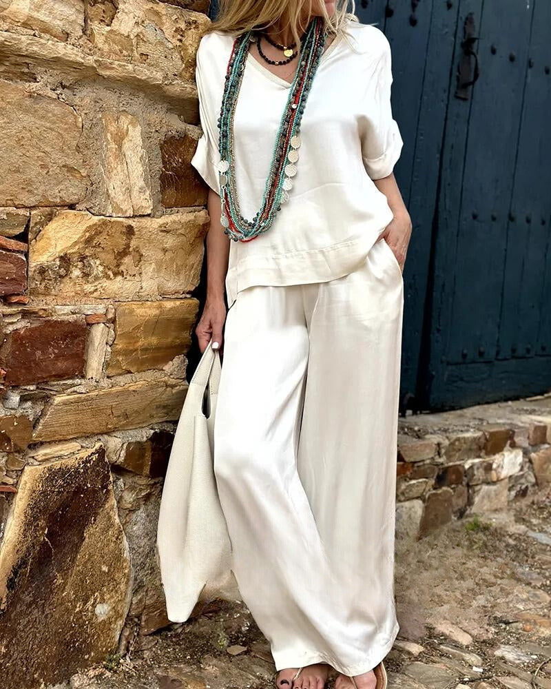 Sophisticated Trousers with a Clean Classic Look