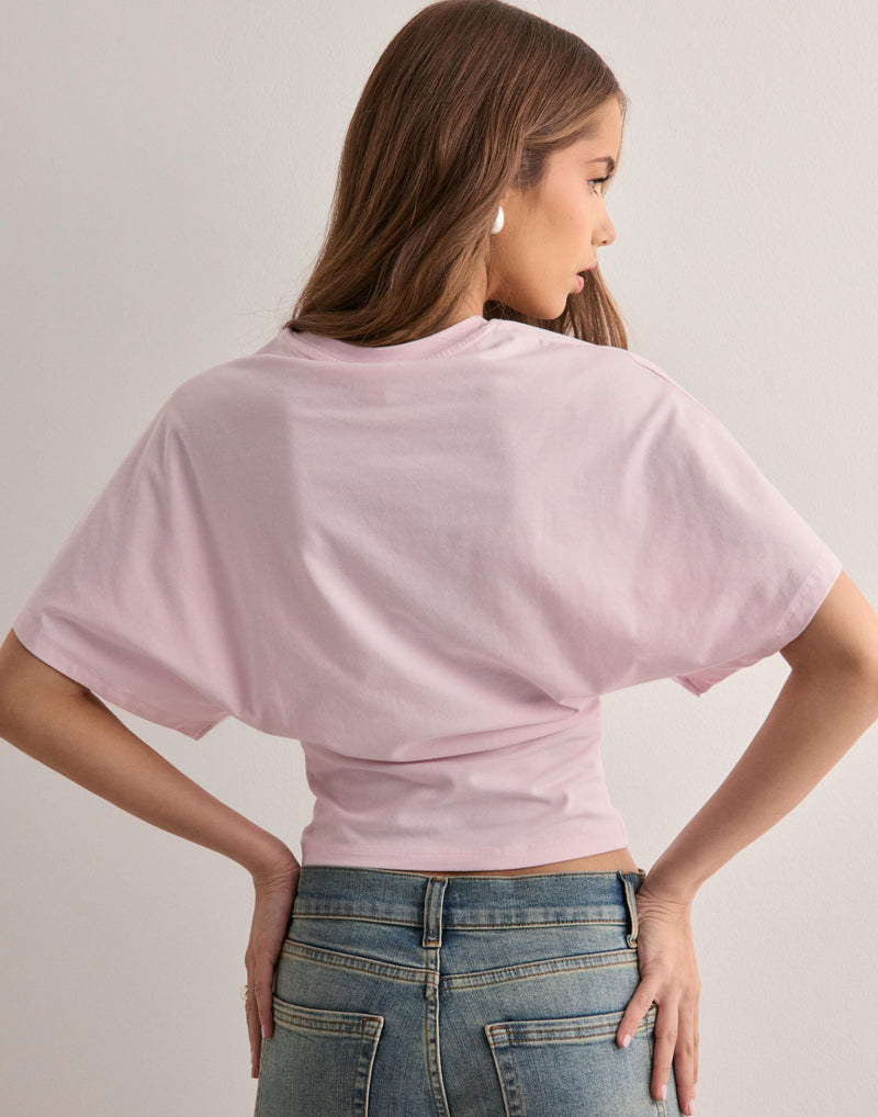 Effortlessly Elegant T-Shirt with a Timeless Design