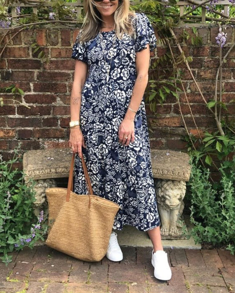 Effortlessly Elegant Dress with a Timeless Design