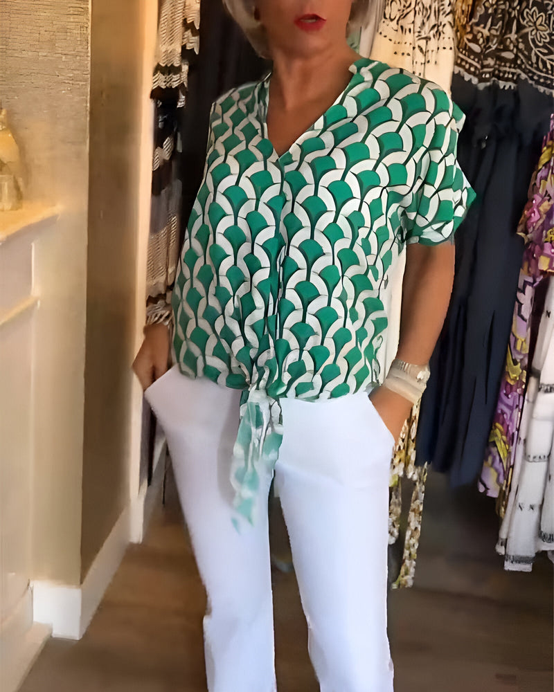 Classic Vintage Shirt with a Flattering Fit