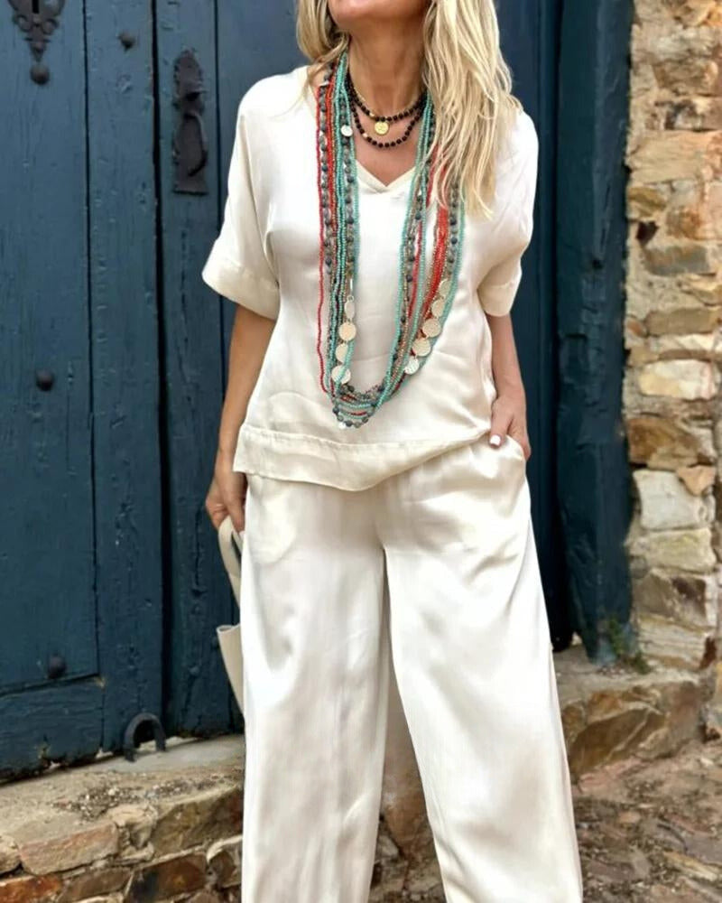 Classic Vintage & Enduringly Stylish Blouse