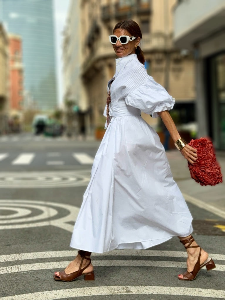 Effortlessly Elegant Dress with a Timeless Design