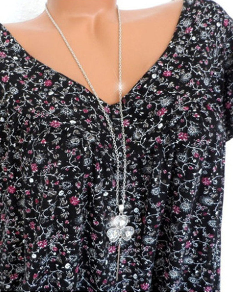 Sophisticated Blouse with a Clean Classic Look