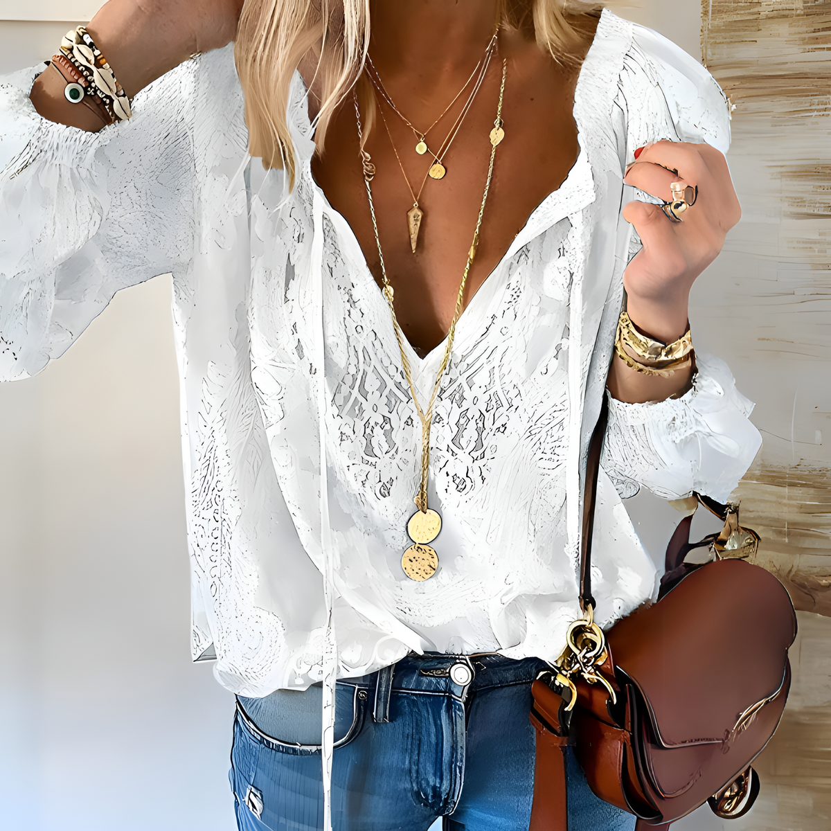 Effortlessly Elegant Blouse with a Timeless Design