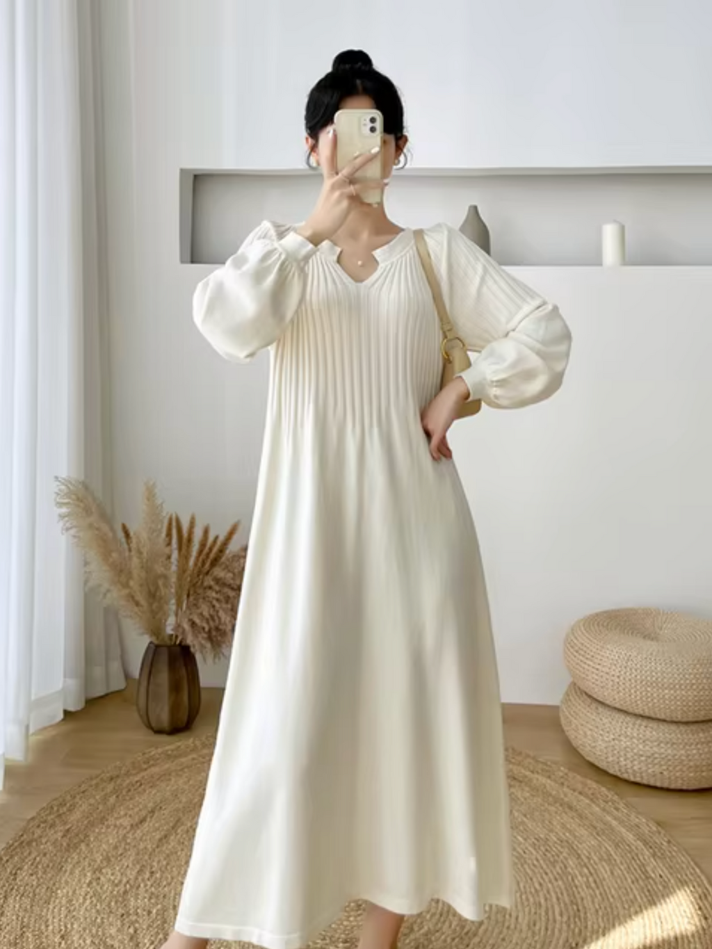 Beautifully Finished Dress in a Timeless Design