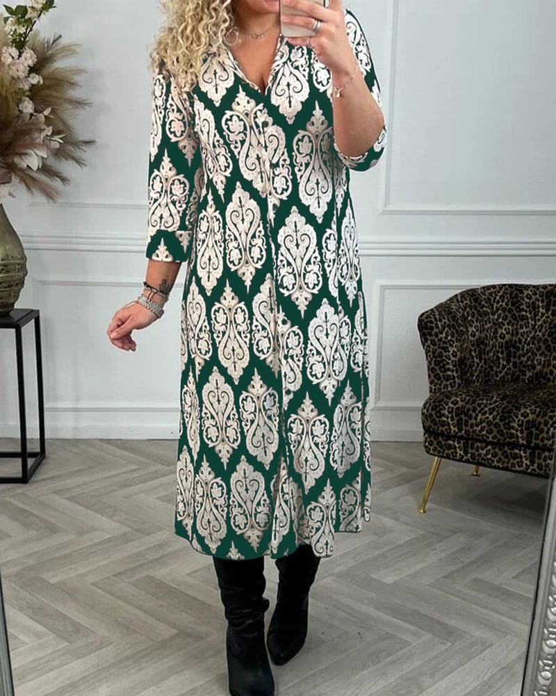 Effortlessly Elegant Dress with a Timeless Design