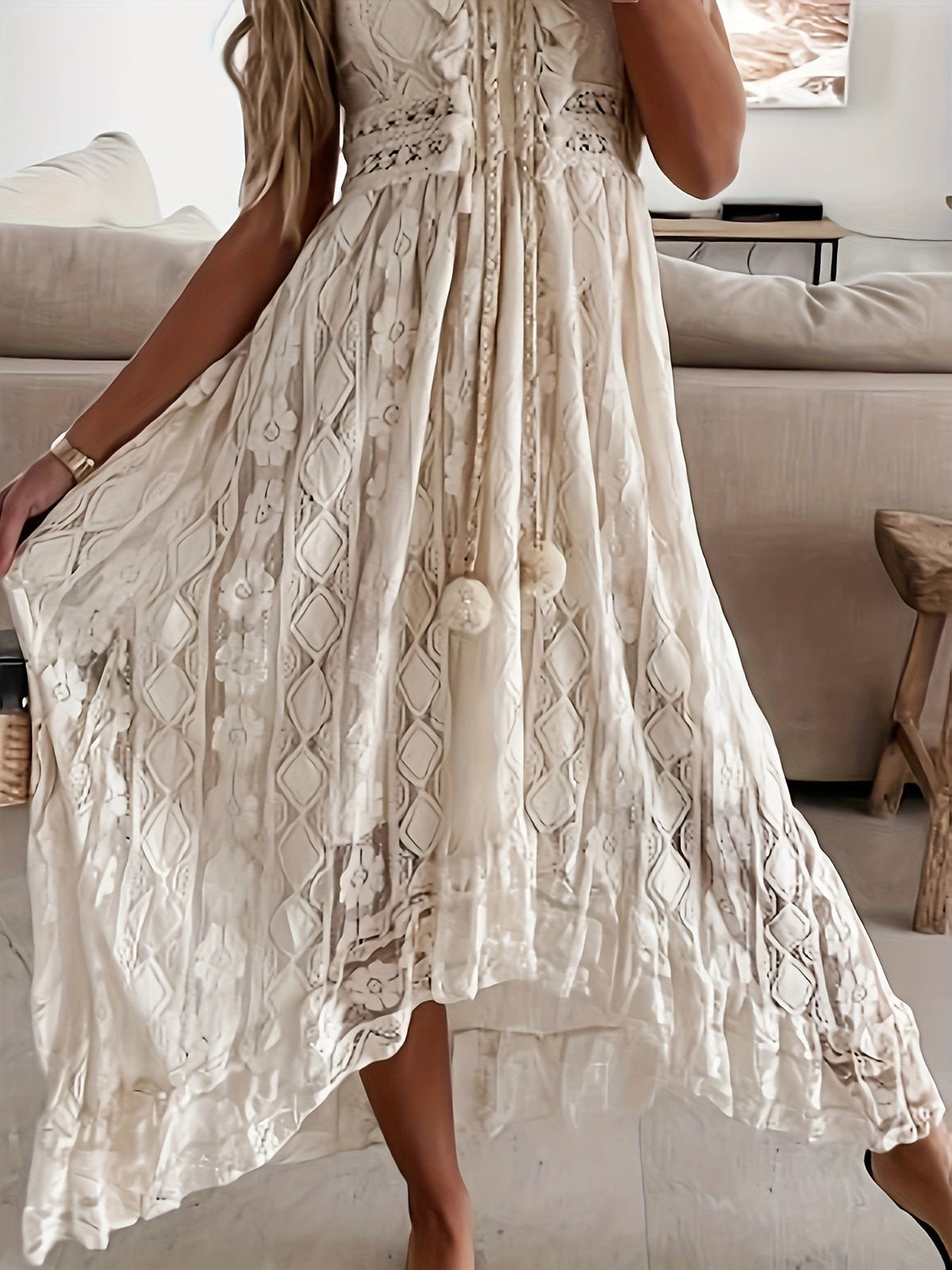 Effortlessly Elegant Dress with a Timeless Design