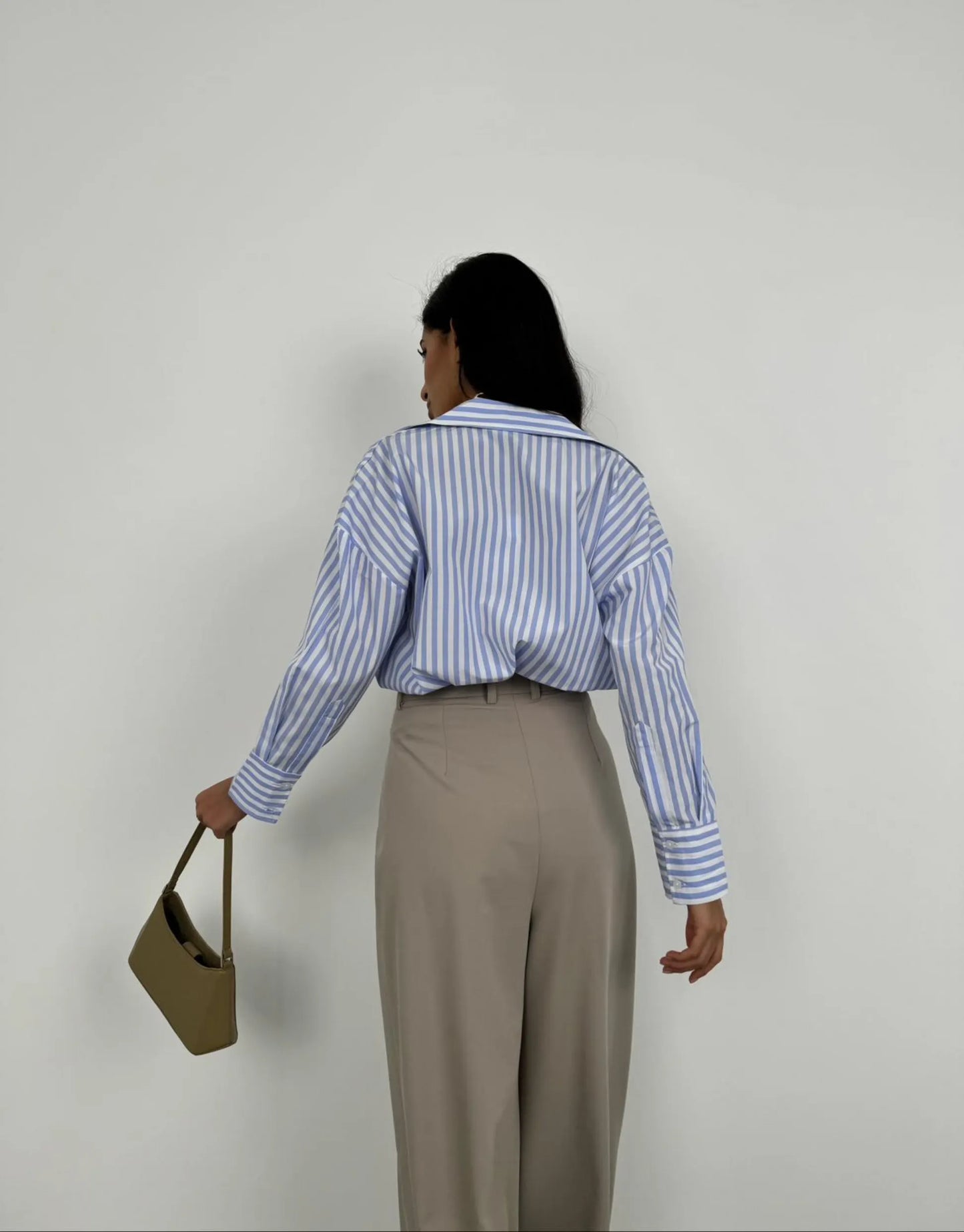 Well Tailored Shirt with a Graceful Silhouette