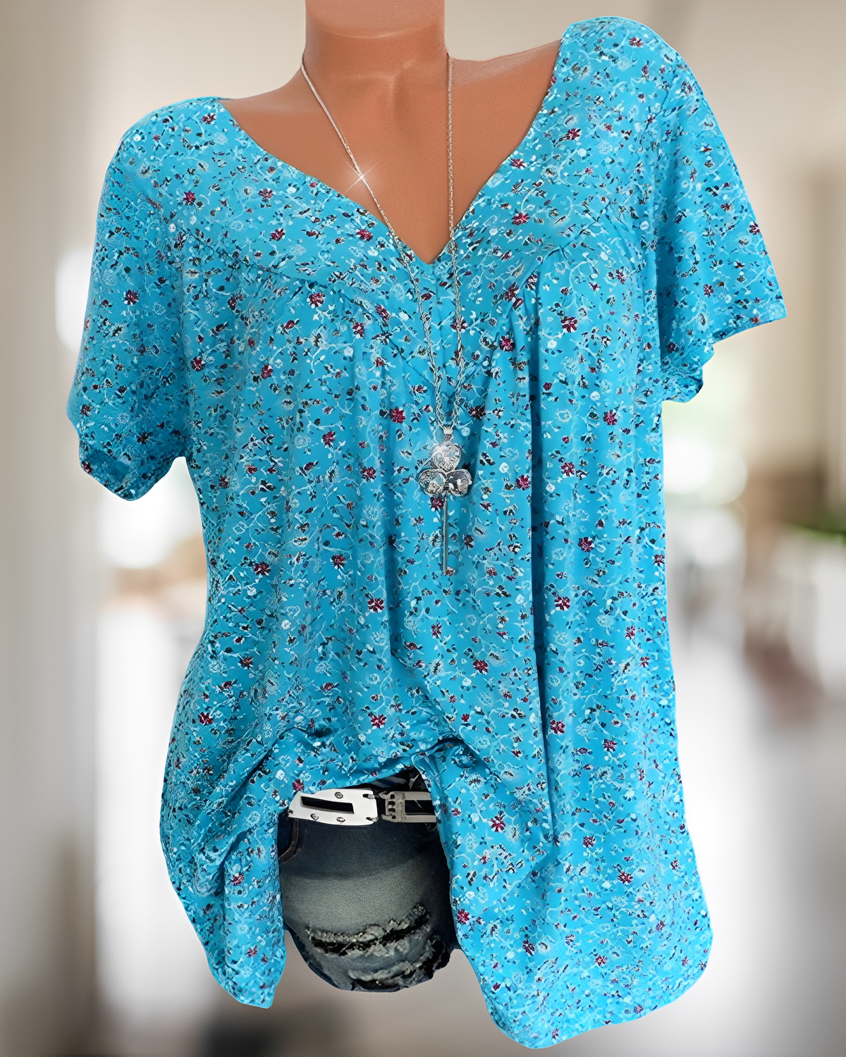 Well Tailored T-Shirt with a Graceful Silhouette