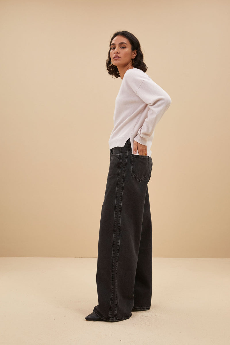 Classic Vintage Shirt with a Flattering Fit