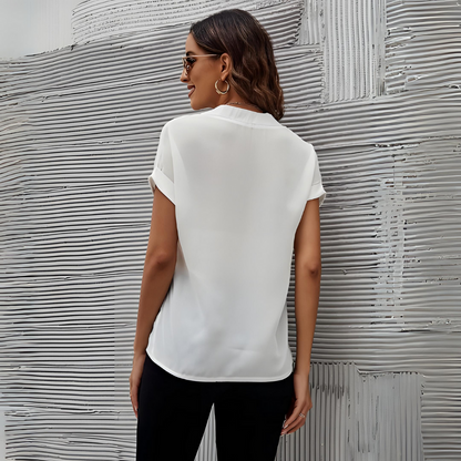 Classic Vintage Shirt with a Flattering Fit
