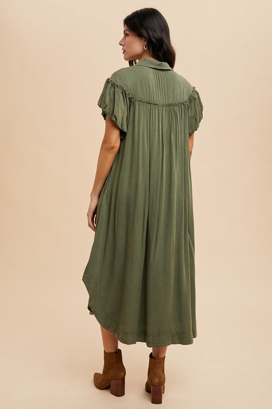 Well Tailored Dress with a Graceful Silhouette