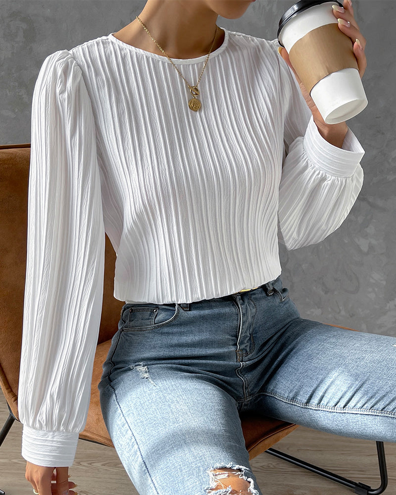 Effortlessly Elegant Blouse with a Timeless Design