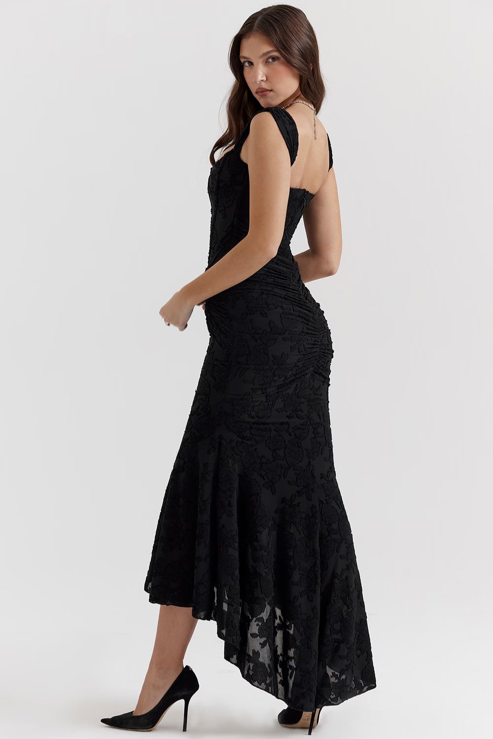 Beautifully Crafted Dress in a Classic Style