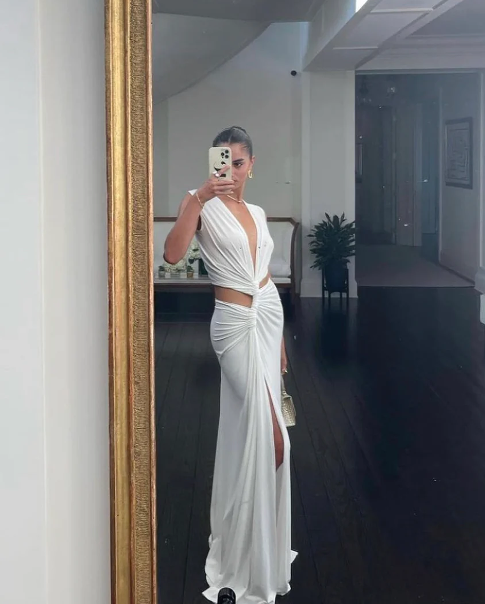 Beautifully Crafted Dress in a Classic Style