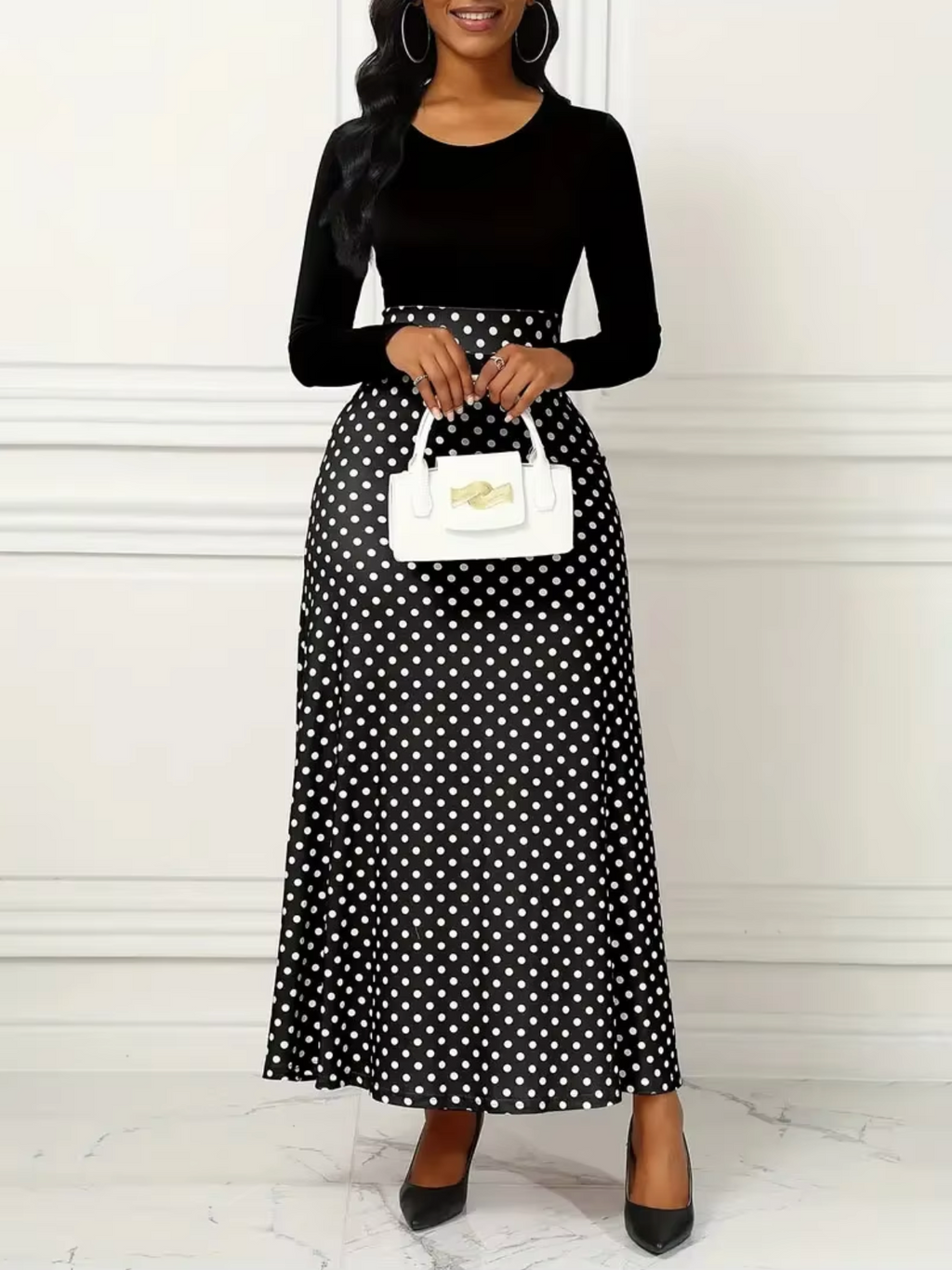Beautifully Finished Dress in a Timeless Design