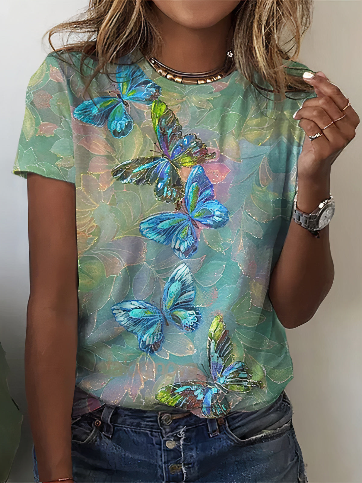 Beautifully Crafted T-Shirt in a Classic Style