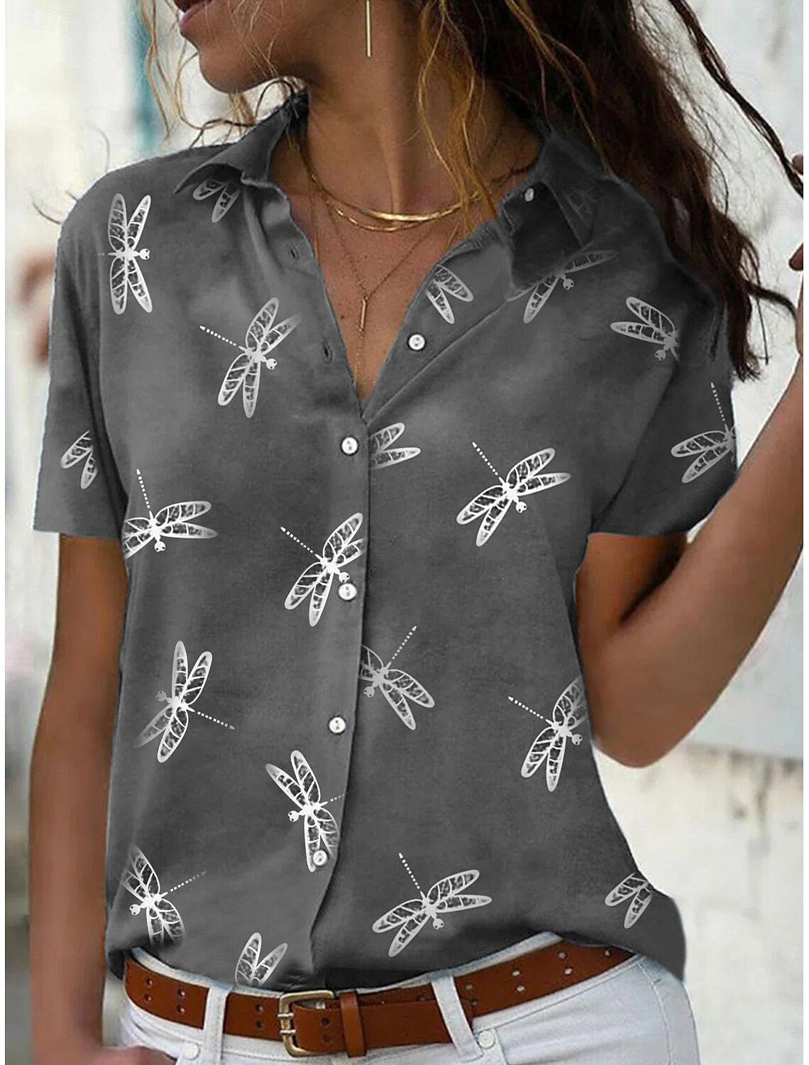 Classic Vintage Shirt with a Flattering Fit