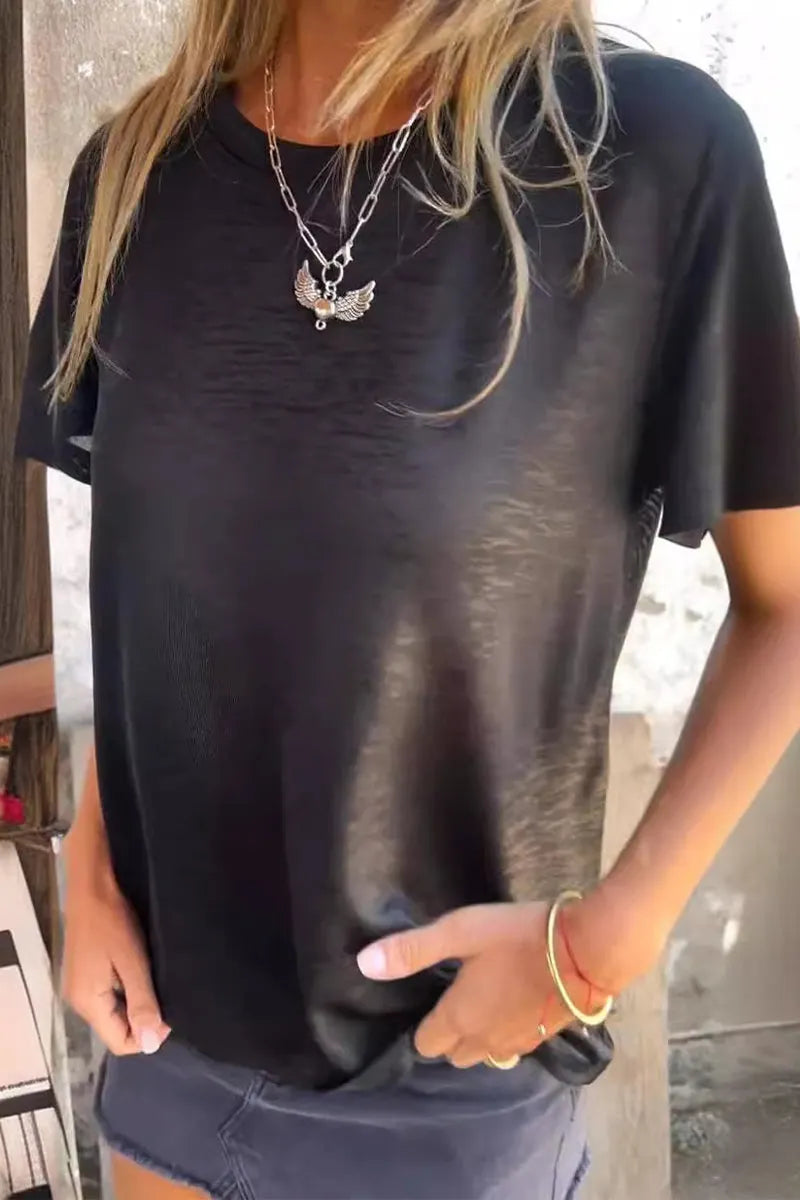 Well Tailored T-Shirt with a Graceful Silhouette