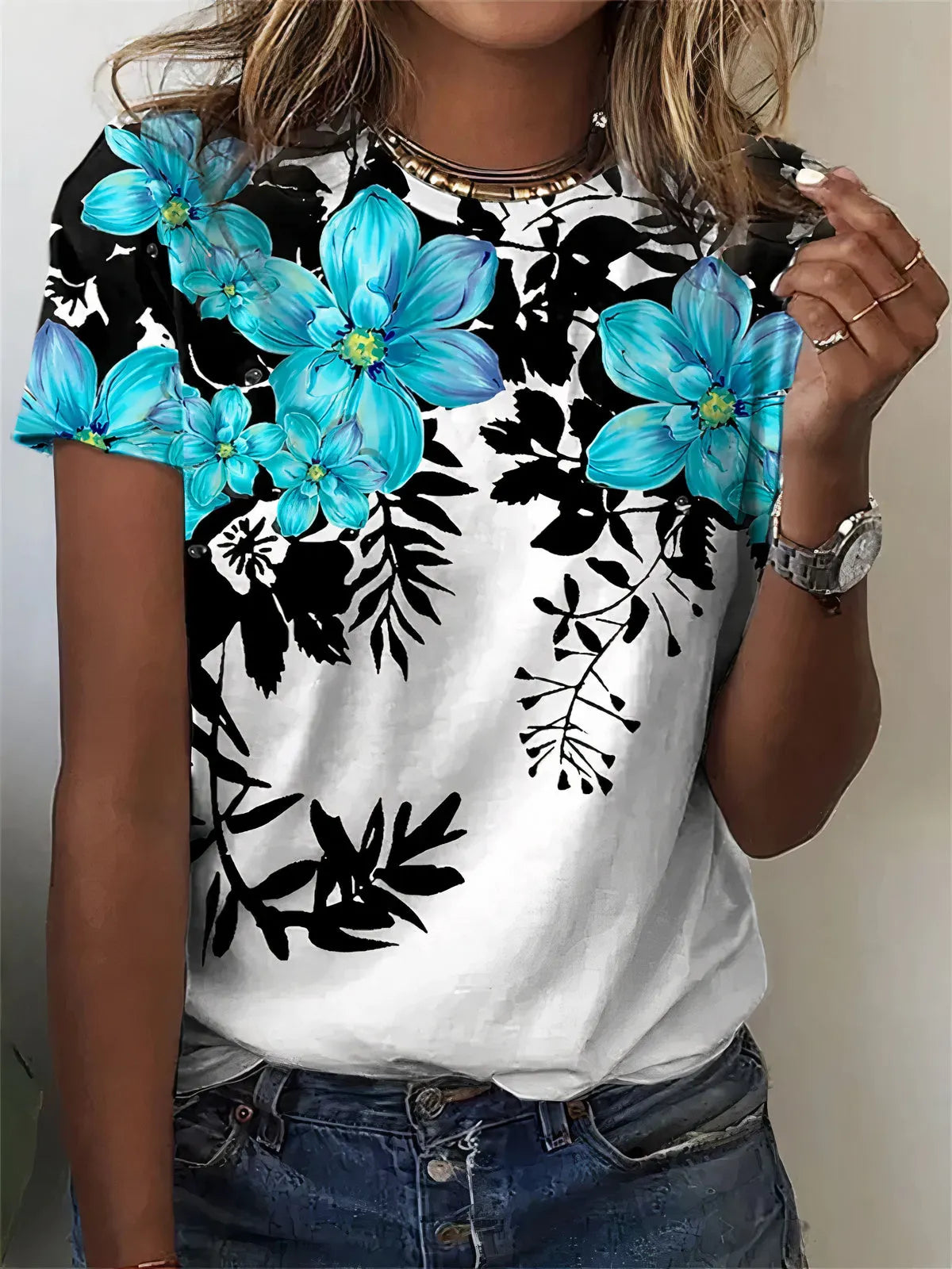 Beautifully Crafted T-Shirt in a Classic Style