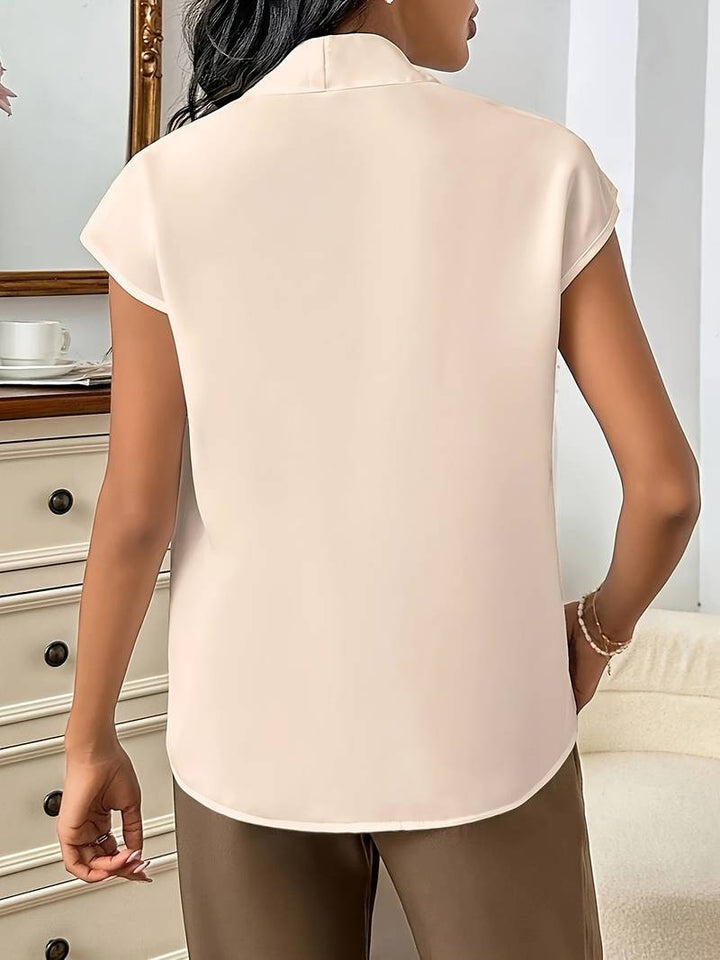 Classic Vintage Blouse with a Flattering Fit