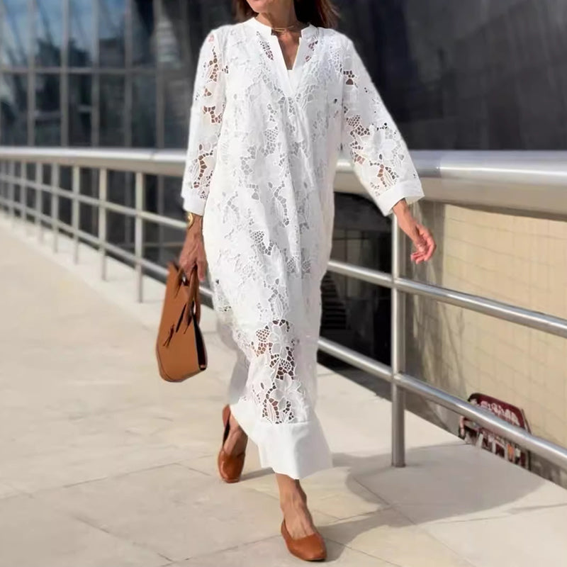 Well Tailored Dress with a Graceful Silhouette