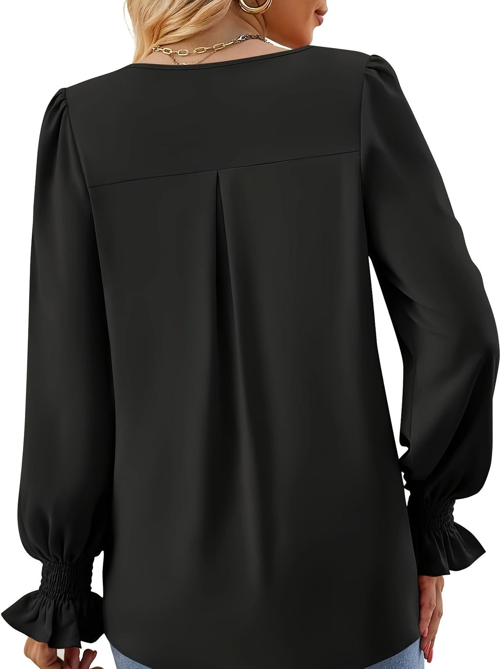 Sophisticated Blouse with a Clean Classic Look