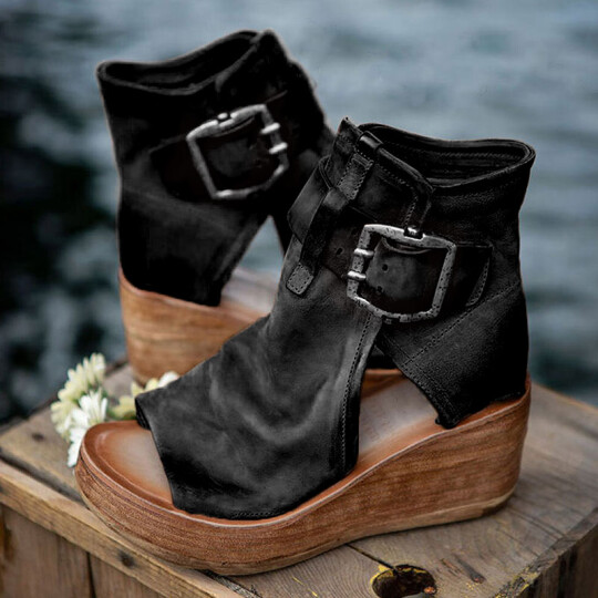 Chic Orthopedic Sandals with Unique Design