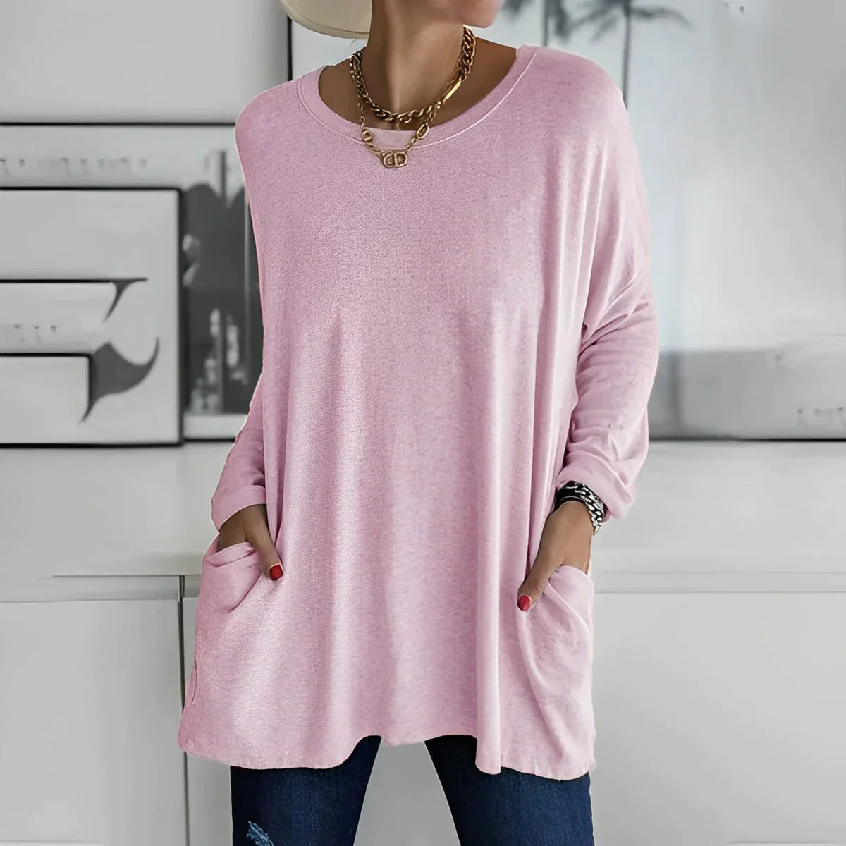Effortlessly Elegant T-Shirt with a Timeless Design